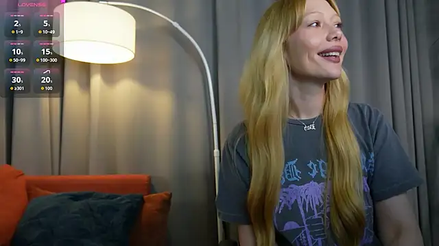  Mila Luna  online show from May 30, 2026, 8:58 pm
