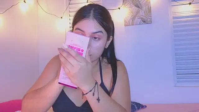 Snapshot of VictoriaaLopez chatting on June 10, 2026, 4:13 am VictoriaaLopez online show from June 10, 2026, 4:13 am