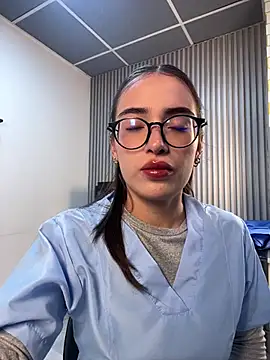 Snapshot of Sweet_Milaa1 chatting on May 6, 2026, 5:50 pm Sweet Milaa1 online show from May 6, 2026, 5:50 pm