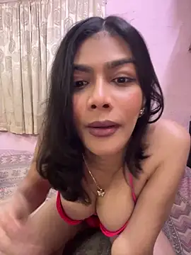 Snapshot of Mayra_xx chatting on May 7, 2026, 6:33 pm Mayra xx online show from May 7, 2026, 6:33 pm