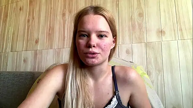 Snapshot of Malinwitch chatting on August 7, 2026, 5:24 am Malinwitch online show from August 7, 2026, 5:24 am