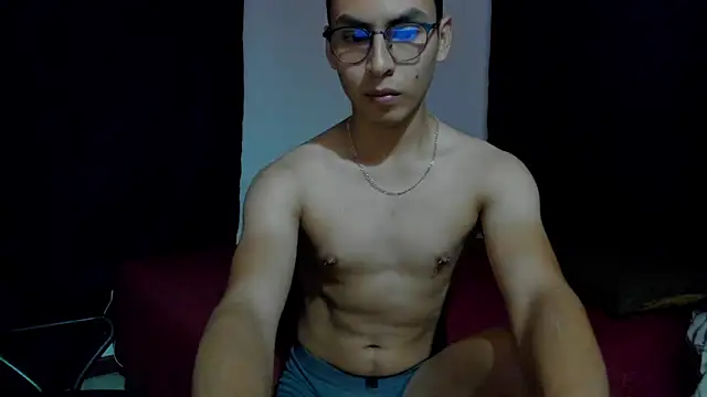 Snapshot of AntoniodeArmas chatting on May 4, 2026, 2:26 am AntoniodeArmas online show from May 4, 2026, 2:26 am