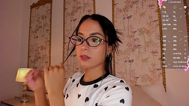 Snapshot of sara_castro24_ chatting on July 9, 2026, 7:24 pm sara castro24 online show from July 9, 2026, 7:24 pm