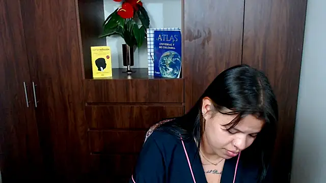 danna emily online show from April 28, 2026, 11:42 pm