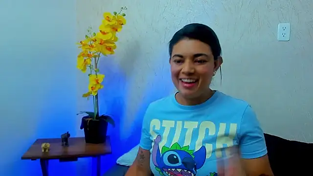 Snapshot of ChloeSmith9 chatting on August 5, 2026, 11:10 pm ChloeSmith9 online show from August 5, 2026, 11:10 pm
