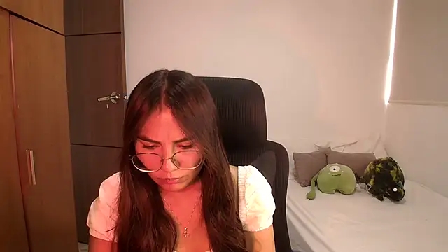 Snapshot of abbyyandmaxx chatting on June 18, 2026, 4:12 pm abbyyandmaxx online show from June 18, 2026, 4:12 pm