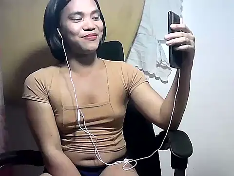 Snapshot of bj_l0ve chatting on August 6, 2026, 1:50 pm bj l0ve online show from August 6, 2026, 1:50 pm