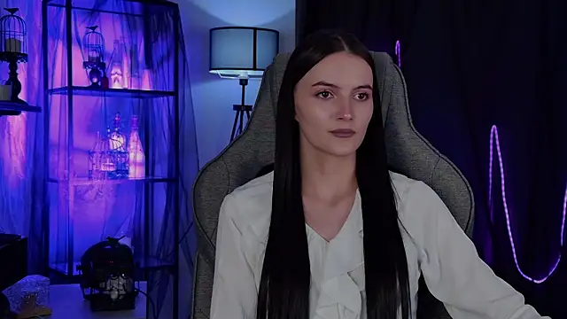 StellaCrowe online show from May 16, 2026, 2:49 pm