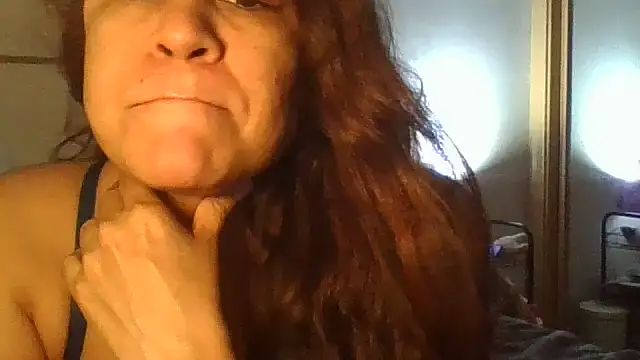 Snapshot of charloteone chatting on June 5, 2026, 7:47 am charloteone online show from June 5, 2026, 7:47 am