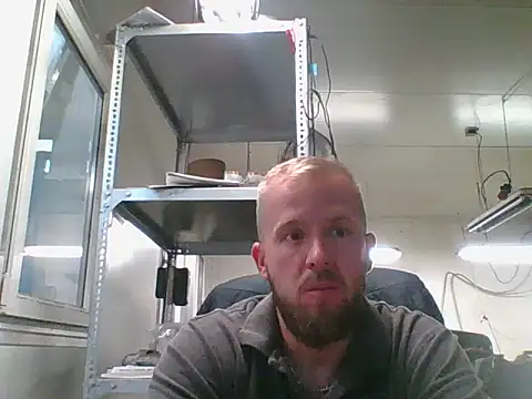 Snapshot of bardiauto chatting on July 13, 2026, 4:23 am bardiauto online show from July 13, 2026, 4:23 am