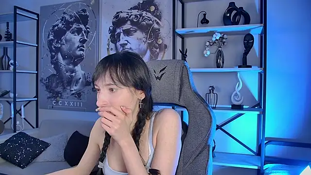 Snapshot of SeraphineSparda chatting on July 3, 2026, 11:50 am SeraphineSparda online show from July 3, 2026, 11:50 am