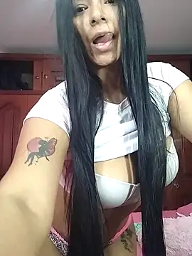 Snapshot of Gisselle-_ chatting on July 20, 2026, 9:17 pm Gisselle- online show from July 20, 2026, 9:17 pm