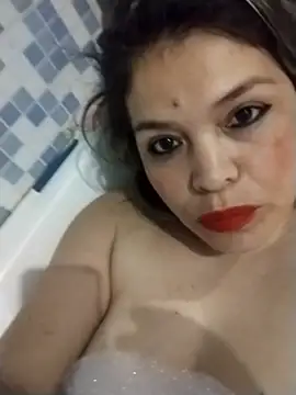 nefertamy online show from May 4, 2026, 4:05 am