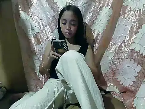 Yours AsianPinayGirl18 online show from May 19, 2026, 9:49 am