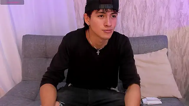Snapshot of Liam_Grayson_ chatting on May 8, 2026, 2:21 pm Liam Grayson online show from May 8, 2026, 2:21 pm