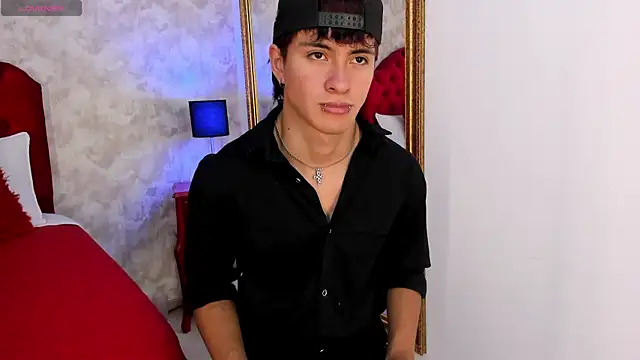 Snapshot of Liam_Grayson_ chatting on May 6, 2026, 1:59 pm Liam Grayson online show from May 6, 2026, 1:59 pm