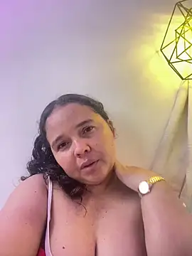 Snapshot of evereskira chatting on May 12, 2026, 10:38 pm evereskira online show from May 12, 2026, 10:38 pm