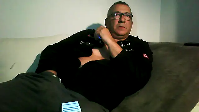 Soloyan online show from November 10, 2025, 5:23 am