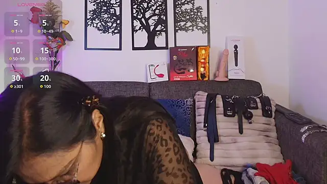 Angelabrowm online show from May 11, 2026, 3:41 am
