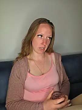Snapshot of SweetGermanAlina chatting on June 10, 2026, 7:26 pm SweetGermanAlina online show from June 10, 2026, 7:26 pm