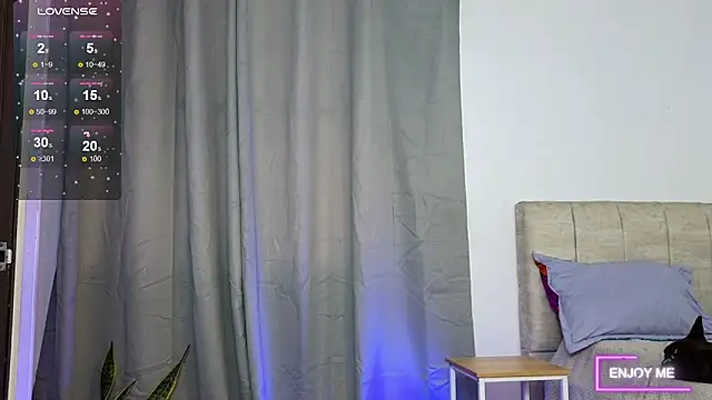 Snapshot of megangil_ chatting on June 7, 2026, 1:38 pm megangil online show from June 7, 2026, 1:38 pm