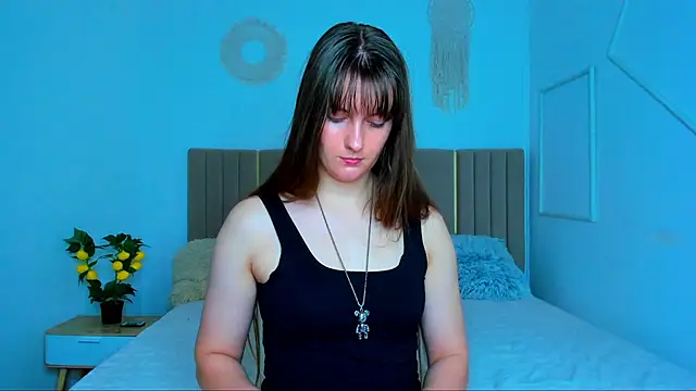 Snapshot of Cutie_blushh chatting on May 30, 2026, 12:11 pm Cutie blushh online show from May 30, 2026, 12:11 pm