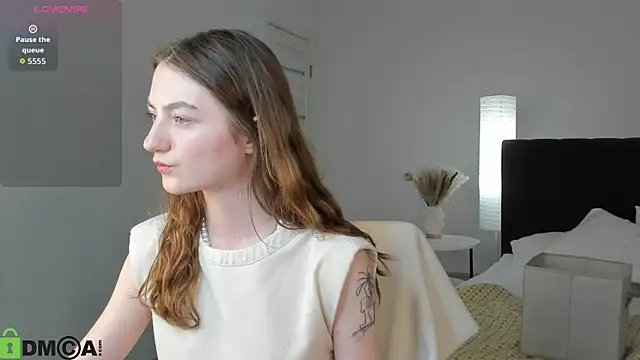 Snapshot of Valenora1 chatting on May 14, 2026, 12:02 pm Valenora1 online show from May 14, 2026, 12:02 pm