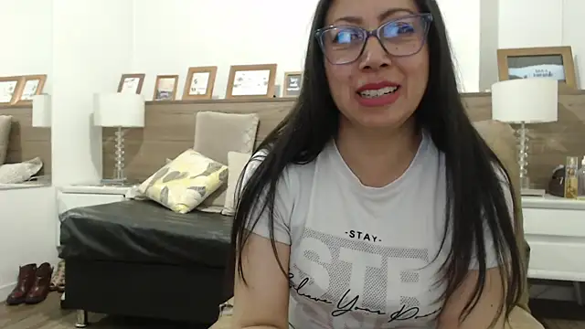 Snapshot of FranciscaVera chatting on May 16, 2026, 8:41 pm FranciscaVera online show from May 16, 2026, 8:41 pm