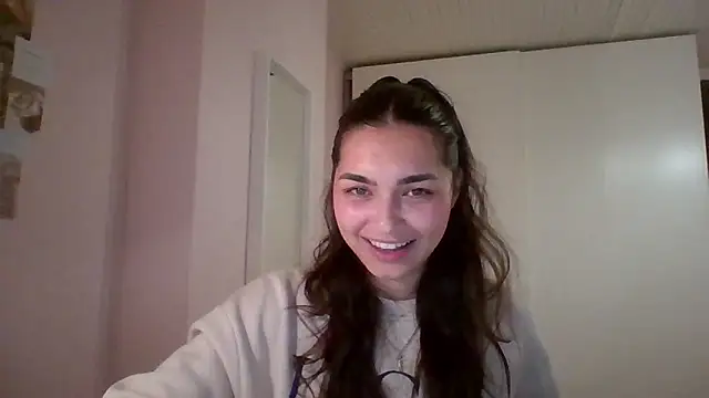 yourbella37 online show from May 3, 2026, 8:56 pm