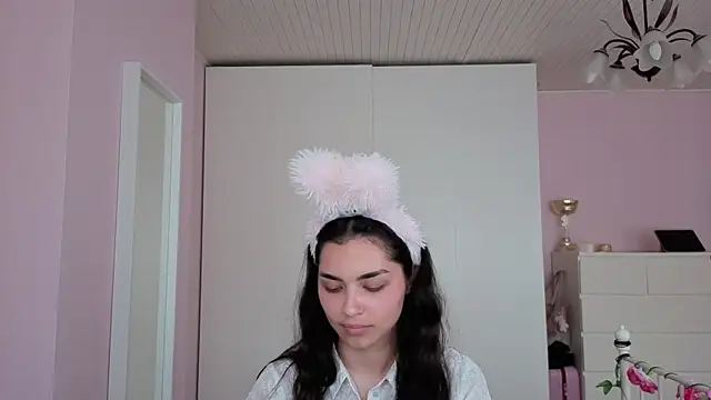 yourbella37 online show from May 29, 2026, 6:47 pm