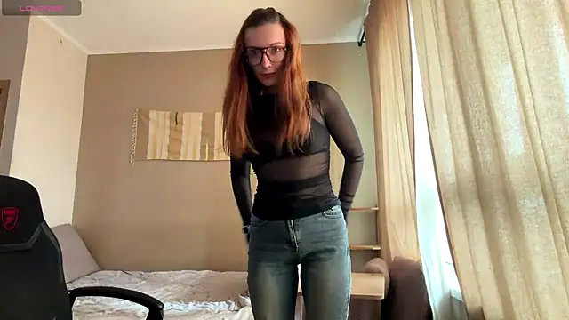 Snapshot of Stella_Rass chatting on May 13, 2026, 8:32 am Stella Rass online show from May 13, 2026, 8:32 am