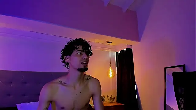 Snapshot of MichaelEvanss_ chatting on June 1, 2026, 12:49 pm MichaelEvanss online show from June 1, 2026, 12:49 pm
