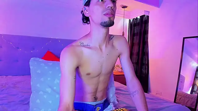 Snapshot of MichaelEvanss_ chatting on May 26, 2026, 12:47 pm MichaelEvanss online show from May 26, 2026, 12:47 pm