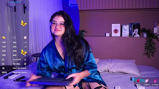 Snapshot of Madison_Flame chatting on July 1, 2026, 7:03 pm Madison Flame online show from July 1, 2026, 7:03 pm