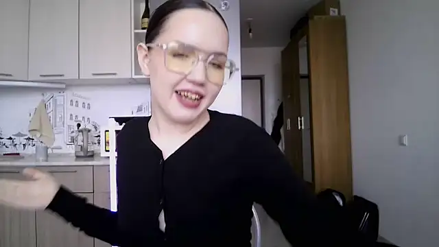 Snapshot of LannieCam chatting on May 25, 2026, 10:03 am LannieCam online show from May 25, 2026, 10:03 am