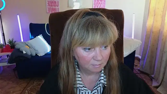 Melania Cook online show from May 15, 2026, 2:26 pm