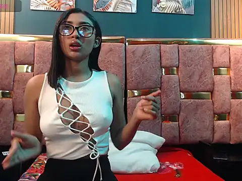 Mia konor06 online show from May 8, 2026, 11:03 am