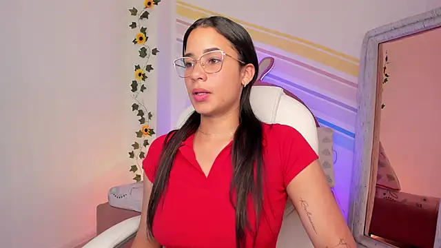 Snapshot of Camila_Smith_18 chatting on May 4, 2026, 11:40 pm Camila Smith 18 online show from May 4, 2026, 11:40 pm