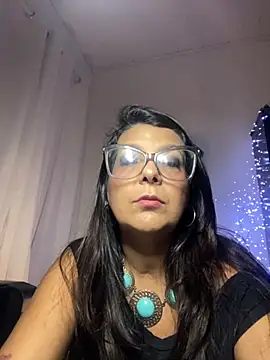 VelvetLunna online show from May 2, 2026, 3:45 am