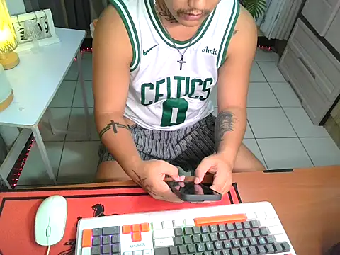 Snapshot of Ashtonfuckingboi chatting on May 10, 2026, 10:11 pm Ashtonfuckingboi online show from May 10, 2026, 10:11 pm