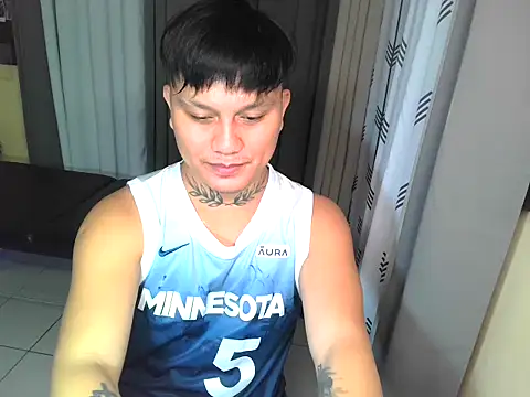 Snapshot of Ashtonfuckingboi chatting on May 17, 2026, 3:56 pm Ashtonfuckingboi online show from May 17, 2026, 3:56 pm