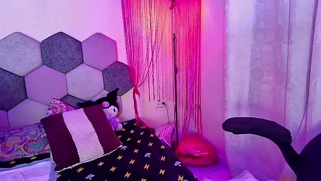 exotic mann online show from May 15, 2026, 6:28 pm
