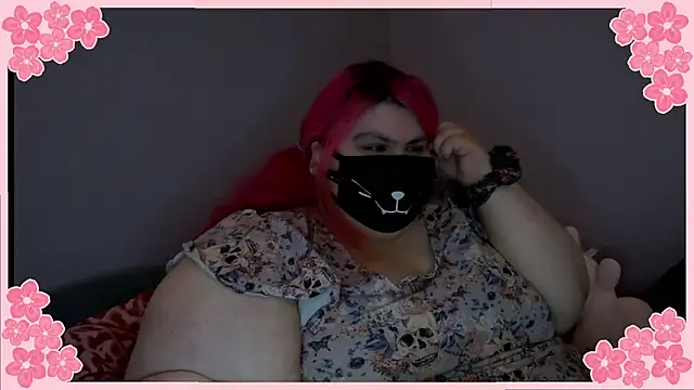 Snapshot of Lady_KitsuneBIG chatting on May 7, 2026, 7:06 pm Lady KitsuneBIG online show from May 7, 2026, 7:06 pm