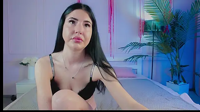 Emily xoo online show from June 2, 2026, 7:58 pm