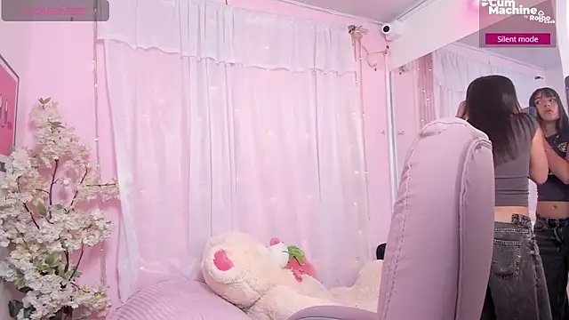 Snapshot of ShanelleDupont_ chatting on July 9, 2026, 7:46 pm ShanelleDupont online show from July 9, 2026, 7:46 pm