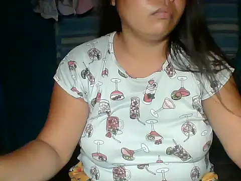Snapshot of MommyKaye30 chatting on June 5, 2026, 7:14 am MommyKaye30 online show from June 5, 2026, 7:14 am