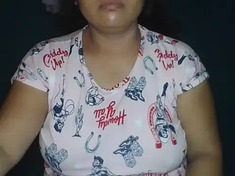 Snapshot of MommyKaye30 chatting on June 24, 2026, 7:11 pm MommyKaye30 online show from June 24, 2026, 7:11 pm