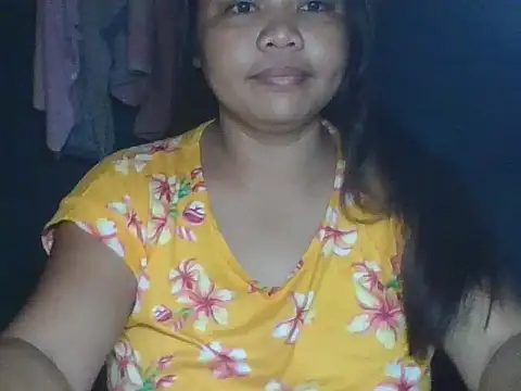 Snapshot of MommyKaye30 chatting on June 12, 2026, 6:49 pm MommyKaye30 online show from June 12, 2026, 6:49 pm