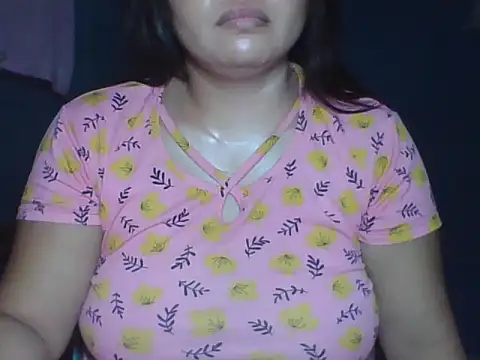 Snapshot of MommyKaye30 chatting on August 4, 2026, 7:07 pm MommyKaye30 online show from August 4, 2026, 7:07 pm