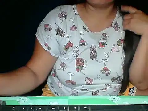 Snapshot of MommyKaye30 chatting on June 5, 2026, 7:19 pm MommyKaye30 online show from June 5, 2026, 7:19 pm